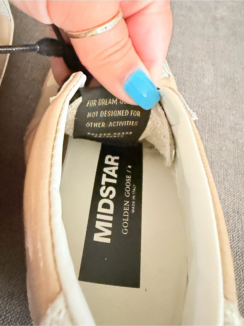 Golden Goose Women's mid-Top Sneakers in beige with Black Laces